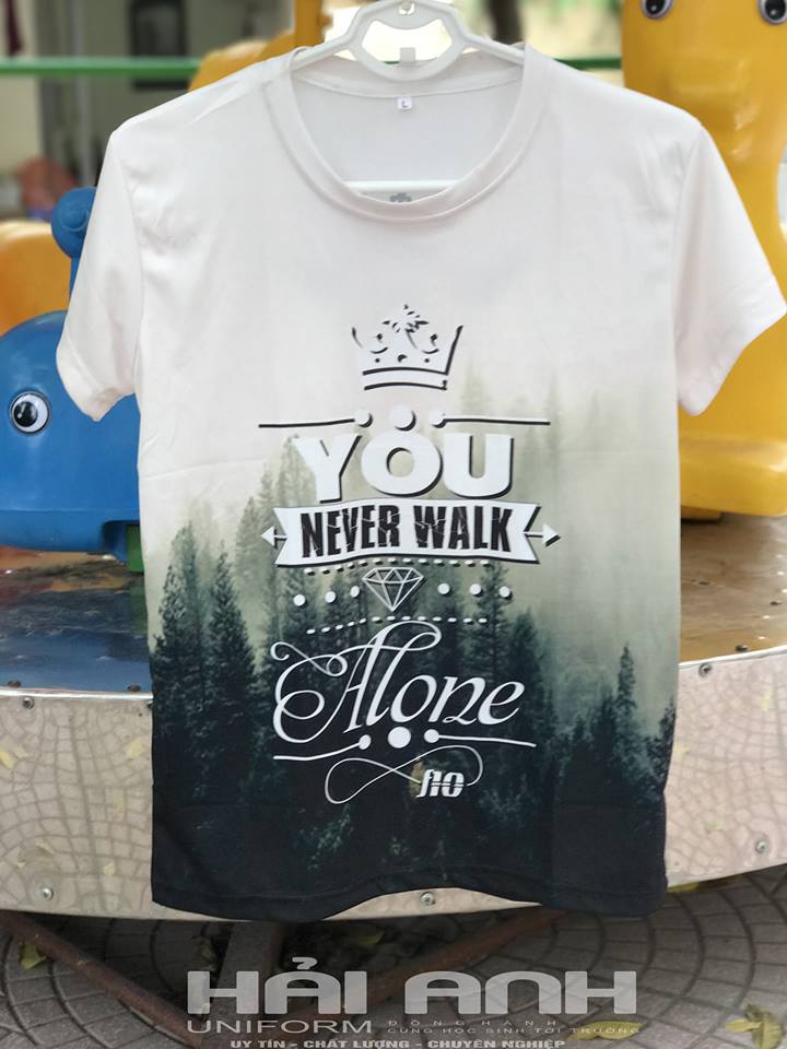 Mẫu thiết kế áo lớp màu trắng - You never walk alone của lớp F10