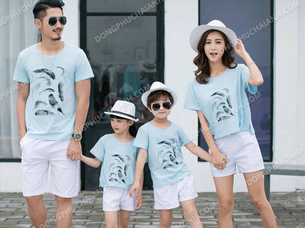 Mẫu áo gia đình màu xanh Pastel trendy