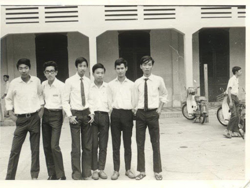 Đồng phục học sinh Việt Nam những năm 90