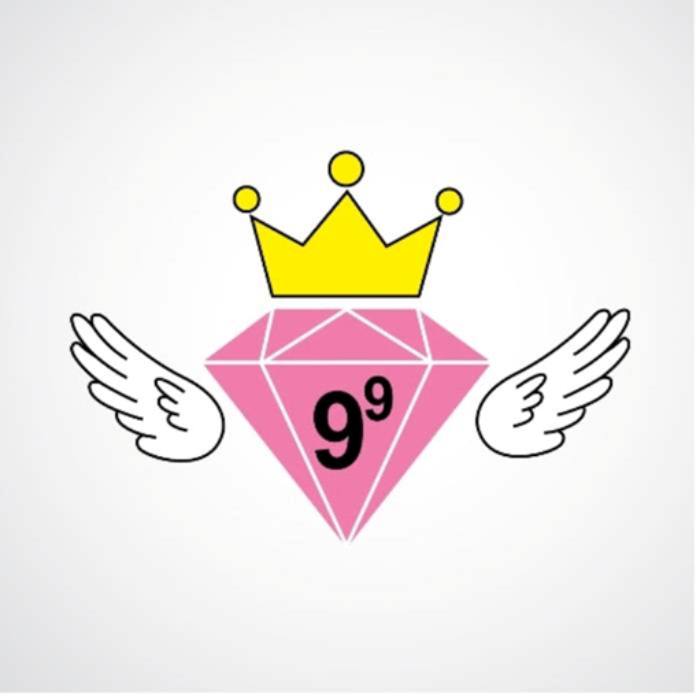 Chiếc logo sử dụng tông màu hồng đáng yêu